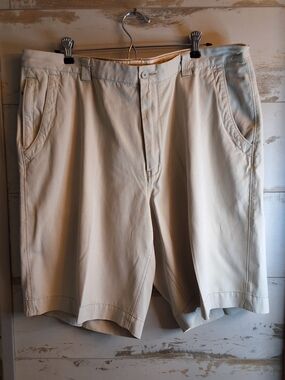 Tommy Bahama Cream Flat Front Chino Shorts - Classic Summer Staple Silk Blend